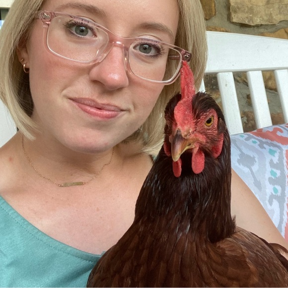 Meet your Posher, Kristen - Picture 1 of 2